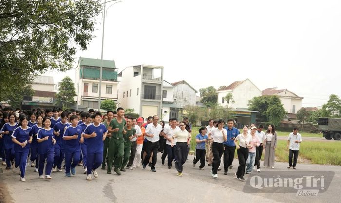 Đông đảo học sinh, vận động viên trên địa bàn xã Cam Lộ tham gia "Giải chạy vì cộng đồng UpRace 2026" - Ảnh: Đ.V