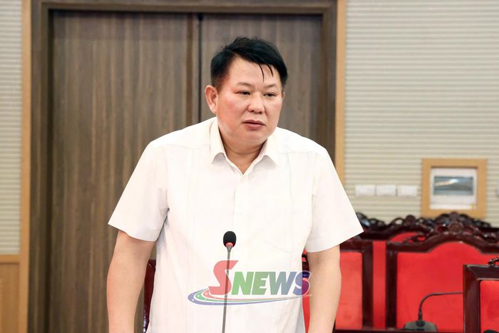 Đồng chí Lò Minh Hùng, Phó Bí thư Thường trực Tỉnh ủy, Chủ tịch HĐND tỉnh, phát biểu tại cuộc làm việc.