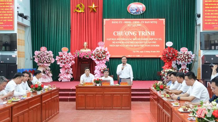 Thường trực Đảng ủy xã Vạn Phú chủ trì Chương trình gặp mặt, đối thoại.