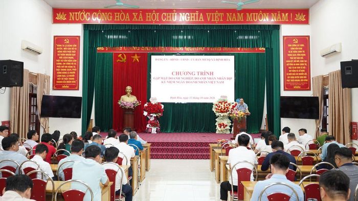 Quang cảnh Chương trình gặp mặt doanh nghiệp, doanh nhân, hợp tác xã.