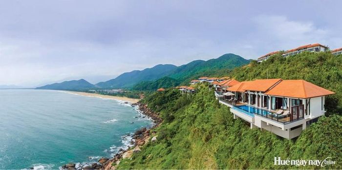 Khu nghỉ dưỡng cao cấp Banyan Tree Lăng Cô. Ảnh: Tôn Nữ Diệu Hiền
