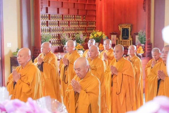 Ban Trị sự GHPGVN TP.HCM trang nghiêm tưởng niệm những cống hiến to lớn của Trưởng lão Hòa thượng Thích Minh Cảnh góp phần xây dựng GHPGVN phát triển