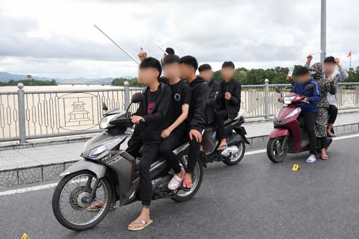 Khởi tố 15 đối tượng liên quan vụ gây rối trật tự công cộng.