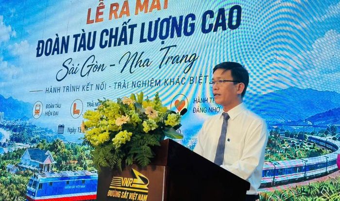 Ông Lê Văn Chiến, Phó tổng giám đốc Công ty Cổ phần Vận tải Đường sắt, phát biểu tại buổi lễ.