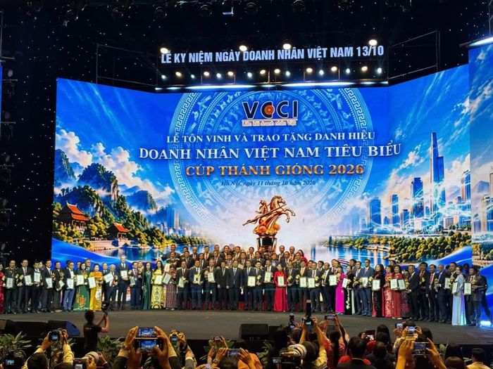 Vinh danh 100 doanh nhân Việt Nam tiêu biểu - Cúp Thánh Gióng” năm 2026. Ảnh: Nguyễn Ly