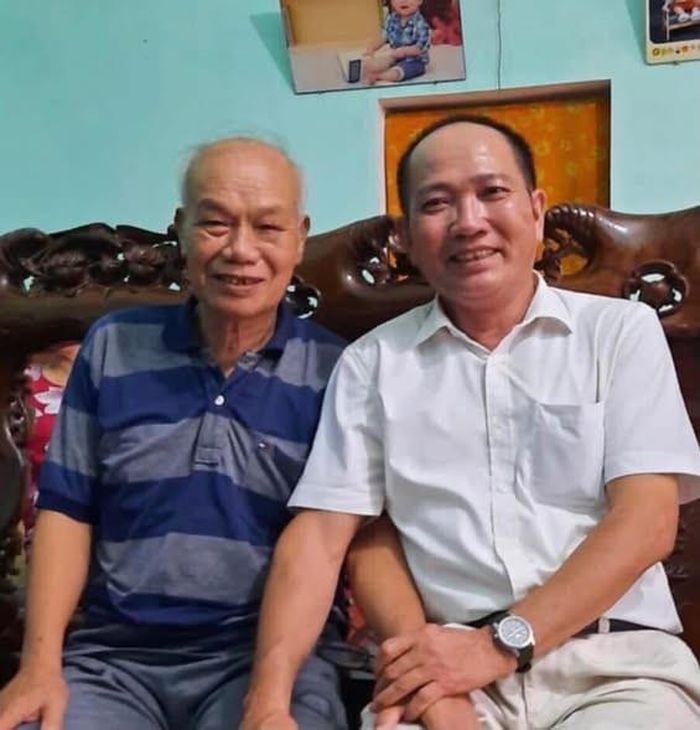 CCB Bùi Quyết Thắng ( trái ) & Thành Đô ( phải ) tại Quỳnh Phụ , Thái Bình cũ , ngày 29/6/2025.Ảnh : Thành Đô