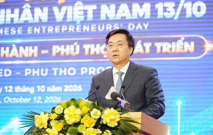 Chủ tịch UBND tỉnh Trần Duy Đông phát biểu tại chương trình gặp mặt
