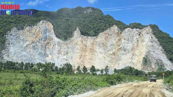  Nếu nghĩa vụ phục hồi môi trường, sửa chữa hạ tầng và khắc phục thiệt hại không được xác định rõ trong quá trình hoạt động, gánh nặng có thể chuyển sang ngân sách địa phương và cộng đồng sau khi các mỏ đóng cửa. 