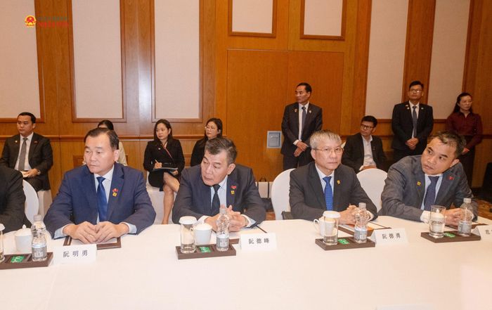 Các đại biểu tham dự cuộc tiếp