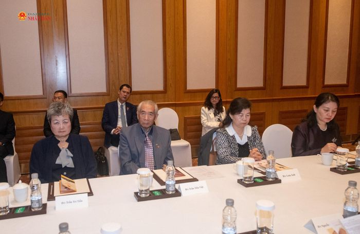 Các đại biểu tham dự cuộc tiếp