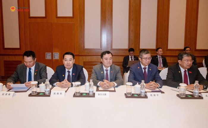 Các đại biểu tham dự cuộc tiếp