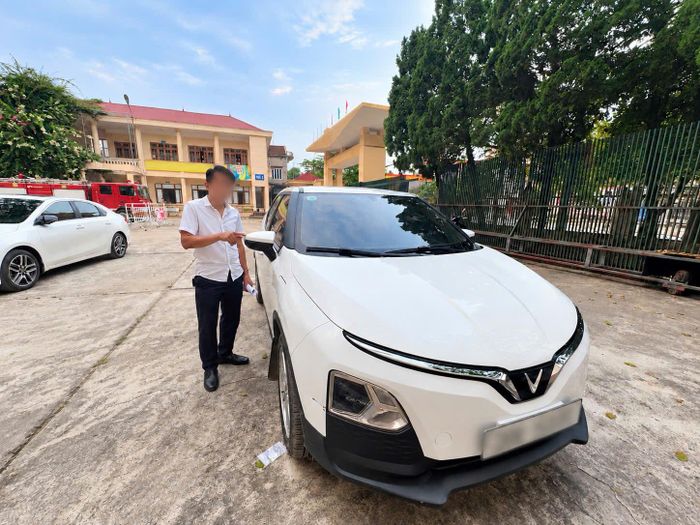 Người và phương tiện liên quan tại cơ quan chức năng (Ảnh: Phòng CSGT, Công an tỉnh Thái Nguyên)