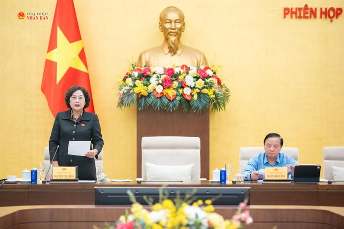 Phó Chủ tịch Quốc hội Nguyễn Thị Hồng điều hành phiên họp. Ảnh: Phạm Thắng
