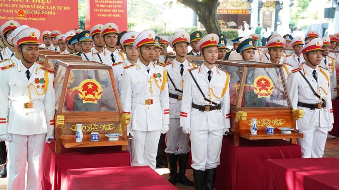 Lễ truy điệu, an táng hài cốt liệt sĩ ở công viên Lê Thị Riêng là hoạt động có ý nghĩa chính trị, lịch sử và nhân văn sâu sắc
