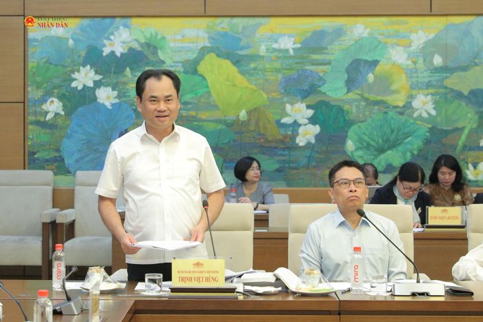Bộ trưởng Bộ Nông nghiệp và Môi trường Trịnh Việt Hùng giải trình các vấn đề được đại biểu quan tâm