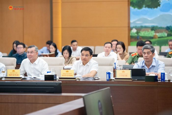 Các đại biểu tham dự phiên họp. Ảnh: Phạm Thắng
