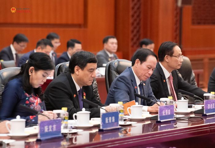 Các đại biểu Việt Nam tham dự cuộc hội đàm