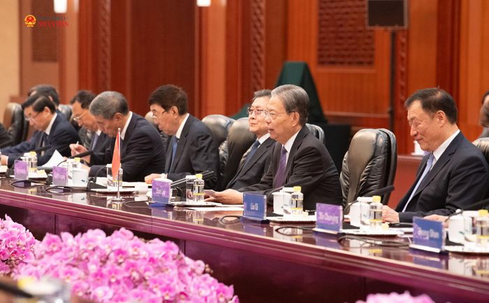 Ủy viên trưởng Ủy ban Thường vụ Nhân đại toàn quốc Trung Quốc Triệu Lạc Tế phát biểu tại cuộc hội đàm