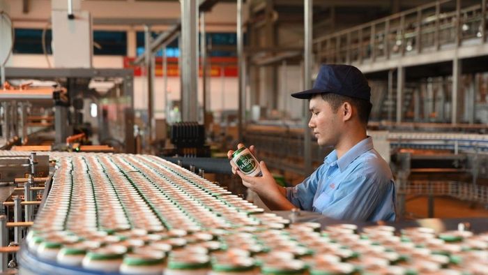 Tại nhà máy Sabeco, doanh nghiệp chú trọng nâng cao chất lượng sản phẩm và phát triển thương hiệu trên thị trường quốc tế.- Ảnh: TG