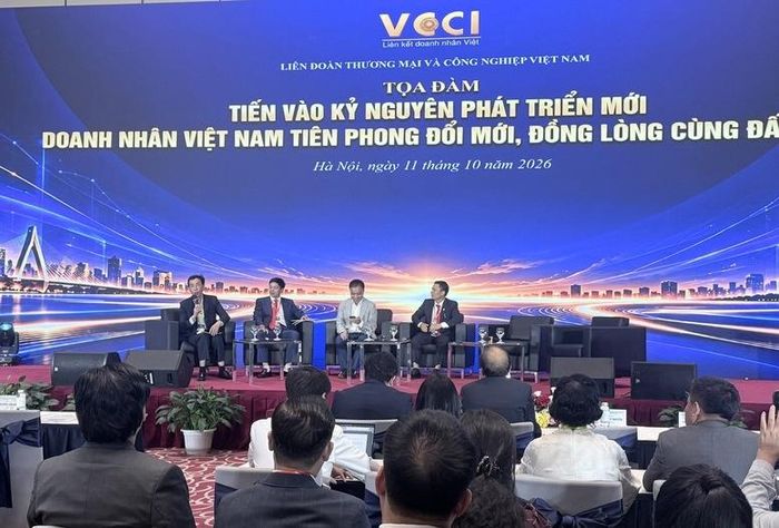 Các doanh nhân chia sẻ kinh nghiệm kinh doanh trong phiên thảo luận tại Diễn đàn.Ảnh: TG
