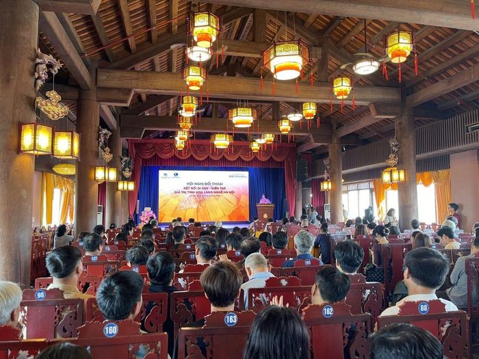 Hội nghị đối thoại “Kết nối di sản - kiến tạo giá trị tinh hoa Làng nghề Hà Nội” - Ảnh: Hà Sơn