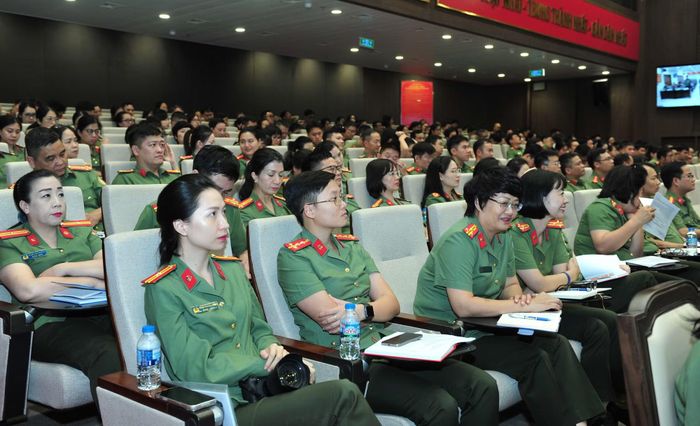 Hội nghị đối thoại đã giải quyết được nhiều vấn đề cơ bản, tháo gỡ được các khó khăn, vướng mắc cho CBCS.
