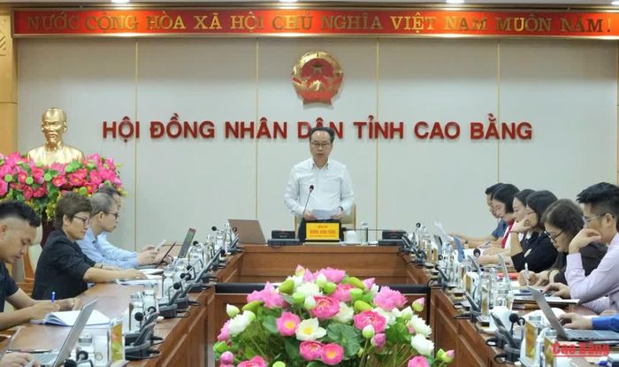 Trưởng Ban Kinh tế - Ngân sách Dương Hùng Dũng kết luận cuộc họp.
