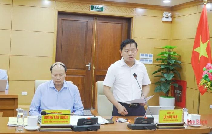 Phó Chủ tịch HĐND tỉnh Lã Hoài Nam phát biểu ý kiến về các nội dung, ý kiến của cử tri qua giám sát, tiếp xúc cử tri.
