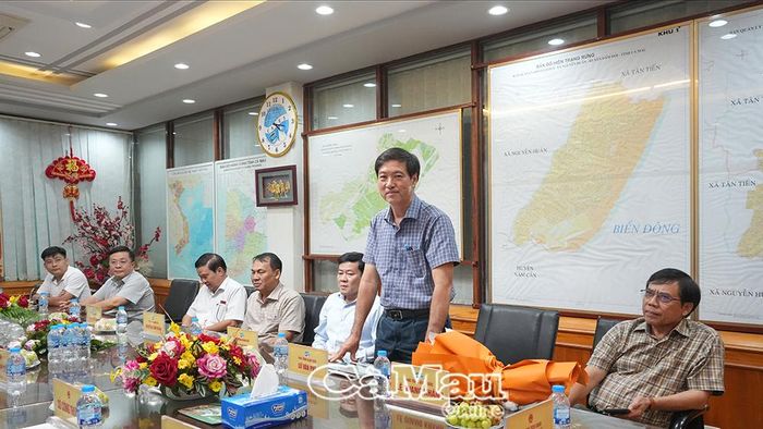 Ông Lữ Văn Phế, Phó Tổng Giám đốc Công ty Cổ phần Chế biến và Dịch vụ Thuỷ sản Cà Mau (CASES), trao đổi về định hướng nâng cao hiệu quả sản xuất, kinh doanh của doanh nghiệp.