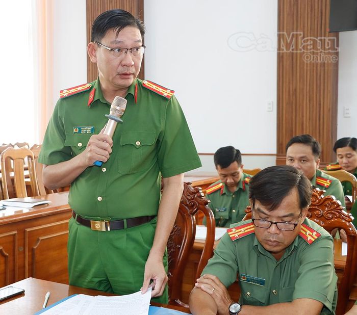 Đại tá Phan Bửu Kiếm, Trưởng phòng Cảnh sát điều tra về tội phạm và trật tự xã hội, đóng góp ý kiến đối với dự thảo Bộ luật Hình sự (sửa đổi).