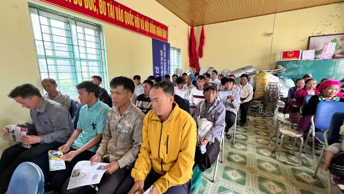 Người dân vùng đồng bào dân tộc thiểu số và miền núi tham dự Hội nghị truyền thông, tư vấn kiến thức pháp luật. Ảnh: LÊ HẰNG