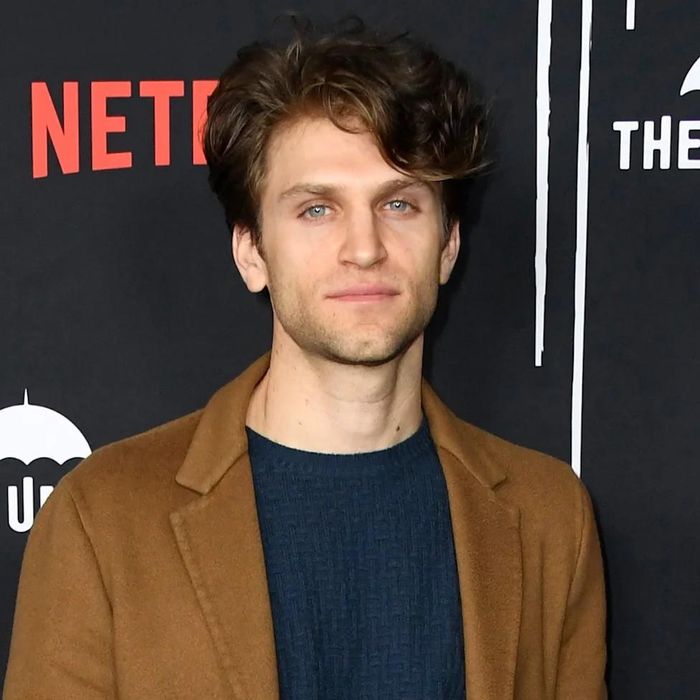 Diễn viên Keegan Allen.