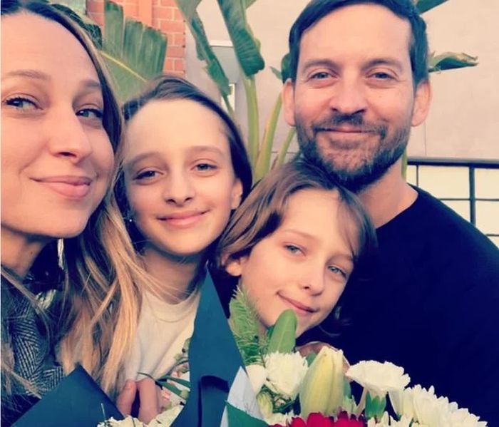 Tobey Maguire và Jennifer Meyer học cách làm bạn sau ly hôn vì lợi ích của 2 con. Ảnh: Instagram