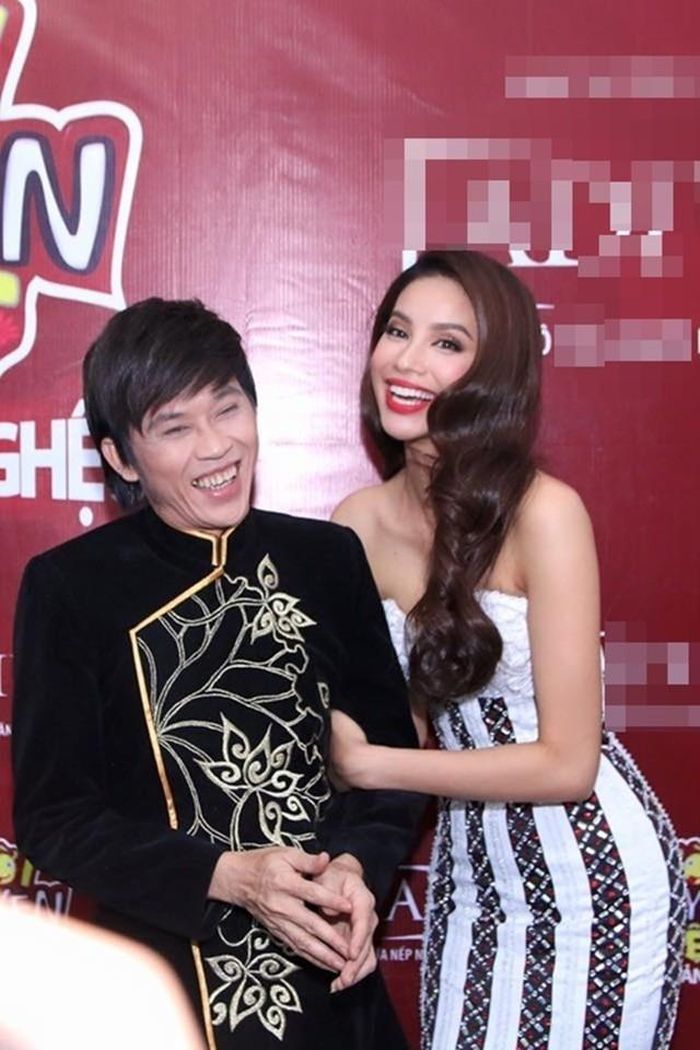 Phạm Hương gọi nghệ sĩ Hoài Linh là bố nuôi.