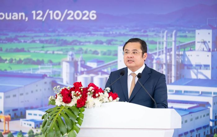 Ông Phùng Quang Hiệp - Bí thư Đảng ủy, Chủ tịch Hội đồng thành viên Tập đoàn Hóa chất Việt Nam lên phát biểu đáp từ và tuyên bố cam kết triển khai Dự án