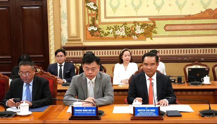 Chủ tịch UBND TPHCM Nguyễn Văn Được và Phó Chủ tịch UBND TPHCM Trương Minh Huy Vũ tiếp đoàn