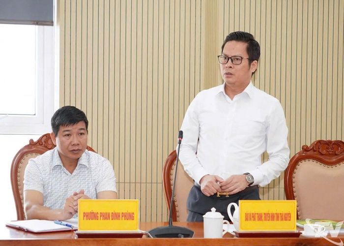 Đại diện Báo và Phát thanh, Truyền hình Thái Nguyên báo cáo về công tác tuyên truyền Festival. Nguồn ảnh: Báo Thái Nguyên