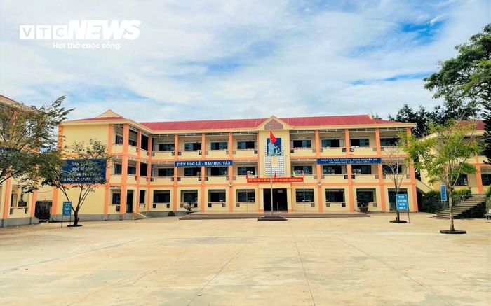 Khuôn viên khang trang của trường THCS Nguyễn Du, phường Diên Hồng, tỉnh Gia Lai.