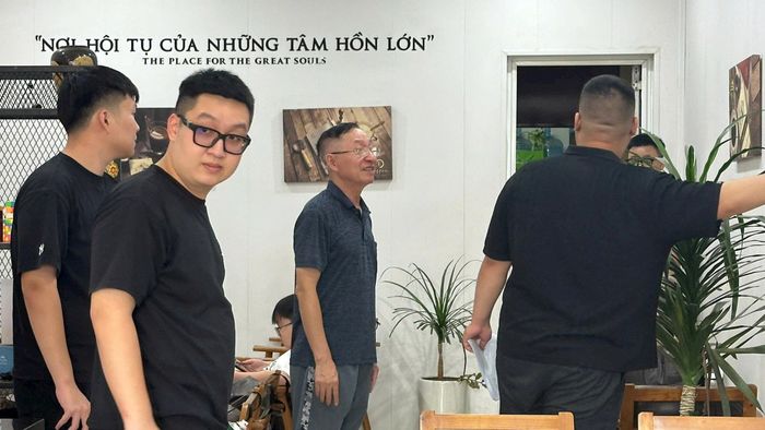 Nhiều gia đình ở xã Thường Tín nằm trong trong khu vực ảnh hưởng của dự án phối hợp thực hiện kiểm đếm tài sản GPMB. Ảnh:PV