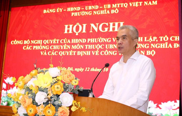 Bí thư Đảng ủy phường Nghĩa Đô Nguyễn Hồng Sơn phát biểu tại Hội nghị. Ảnh: MT