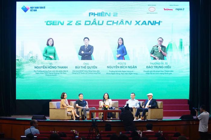 Phiên thứ hai có chủ đề, “Gen Z - Dấu chân xanh”. Ảnh: BTC