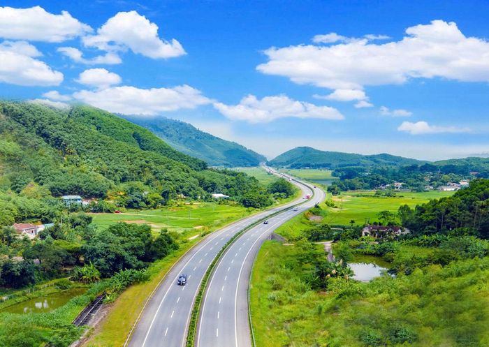 Một đoạn cao tốc Nội Bài - Lào Cai. Ảnh: VEC