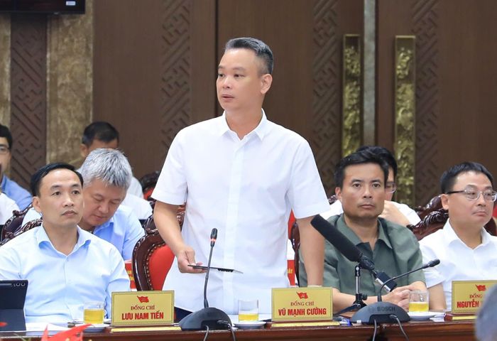 Trưởng Thuế thành phố Hà Nội Vũ Mạnh Cường đề nghị tăng cường phối hợp tổ chức đấu giá quyền sử dụng đất. Ảnh: Quang Thái