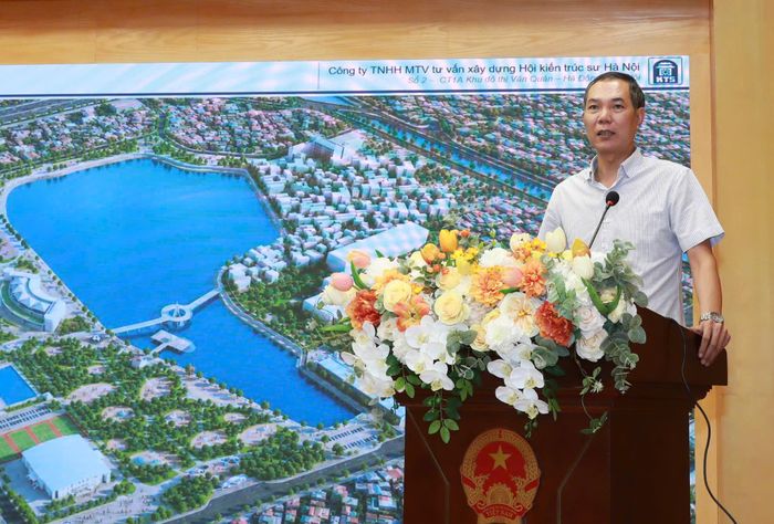 Phó Chủ tịch UBND phường Bạch Mai Nguyễn Hoành Dũng phát biểu. Ảnh: Linh Chi