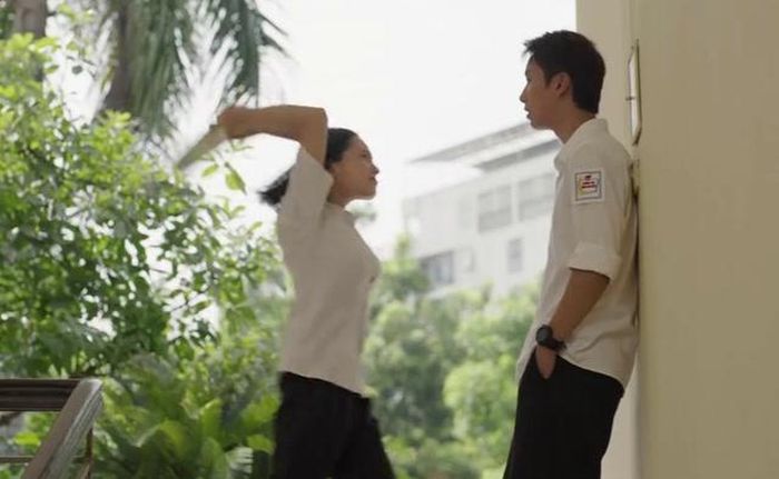 Thơ bị Hùng gây sự và đã phản ứng lại. Ảnh VTV