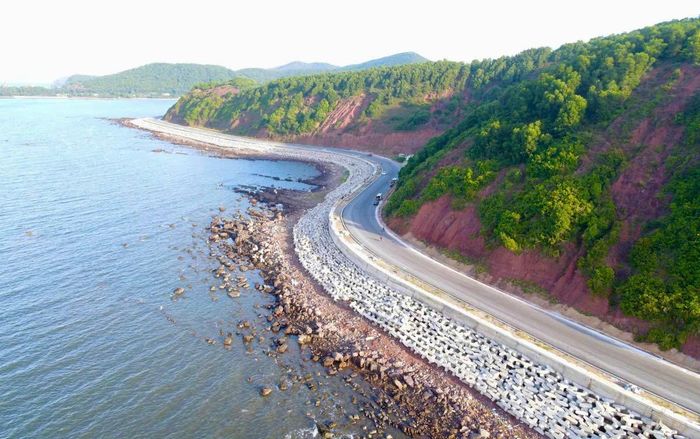 Tuyến đường ven biển qua Nghệ An dài hơn 60 km, với tổng mức đầu tư 4.651 tỉ đồng. Ảnh: CTV