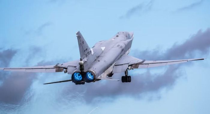 Tháng 8/2023, một cuộc tập kích bằng UAV tại căn cứ Soltsy ở vùng Novgorod làm một máy bay thuộc dòng Tu-22M bị phá hủy theo hình ảnh và thông tin được AP ghi nhận; Nga sau đó di chuyển các máy bay còn lại khỏi căn cứ.