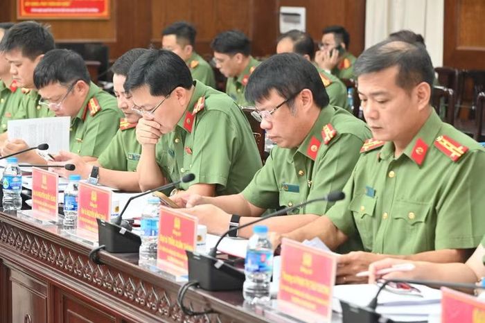 Các đồng chí trong Ban chấp hành Đảng bộ CATP dự hội