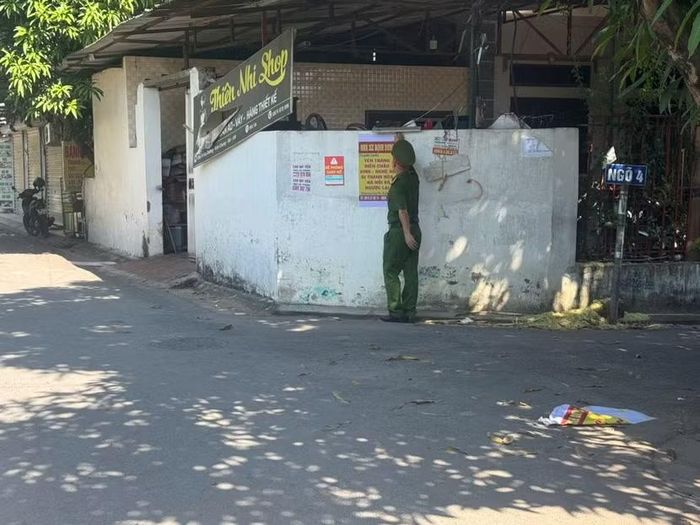 Từ sự chủ động trong tham mưu đến việc tổ chức lực lượng thực hiện quyết liệt, đồng bộ, Công an xã Thiên Lộc đang góp phần đưa nhiệm vụ bảo đảm trật tự đô thị đi vào thực chất, gắn xử lý vi phạm với nâng cao ý thức cộng đồng