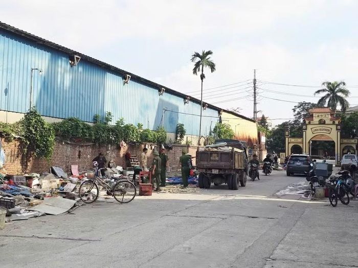 Lực lượng Công an xã Mê Linh kiên quyết xử lý vi phạm